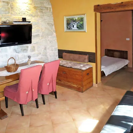 Holiday Roko - Roj408 بيت للعطل *